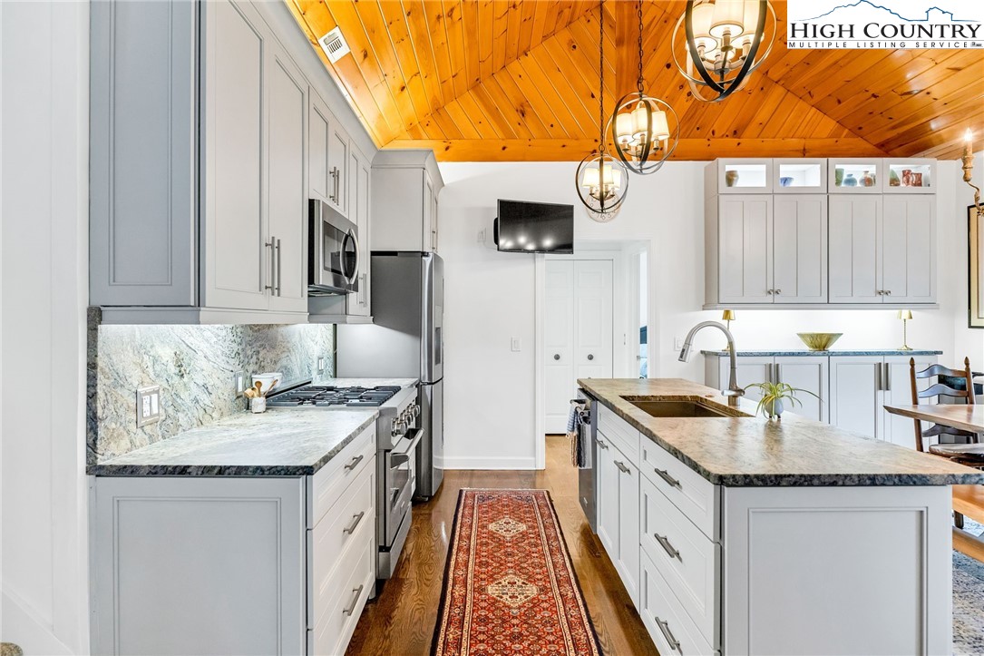342 Birkdale Ridge