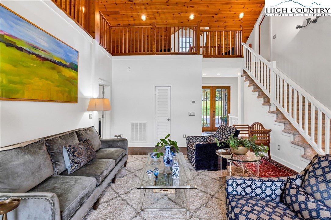 342 Birkdale Ridge