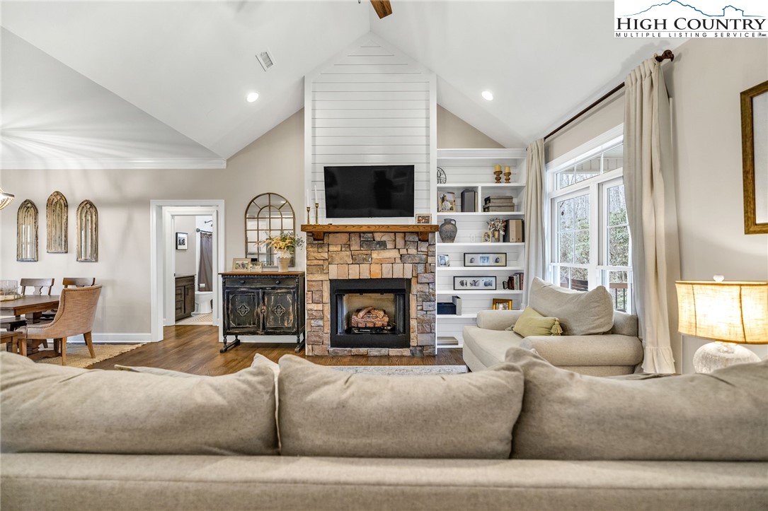 362 Fairway Oaks Drive