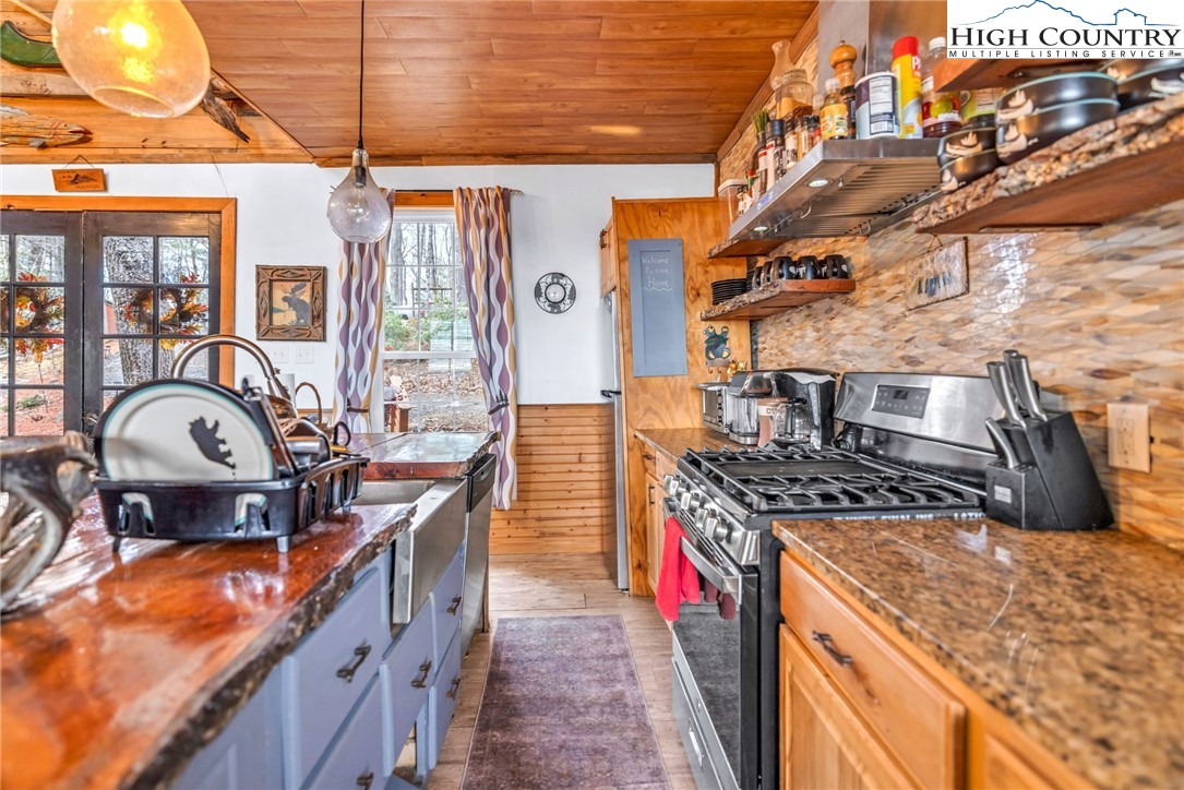 871 Lower Nettle Knob Road