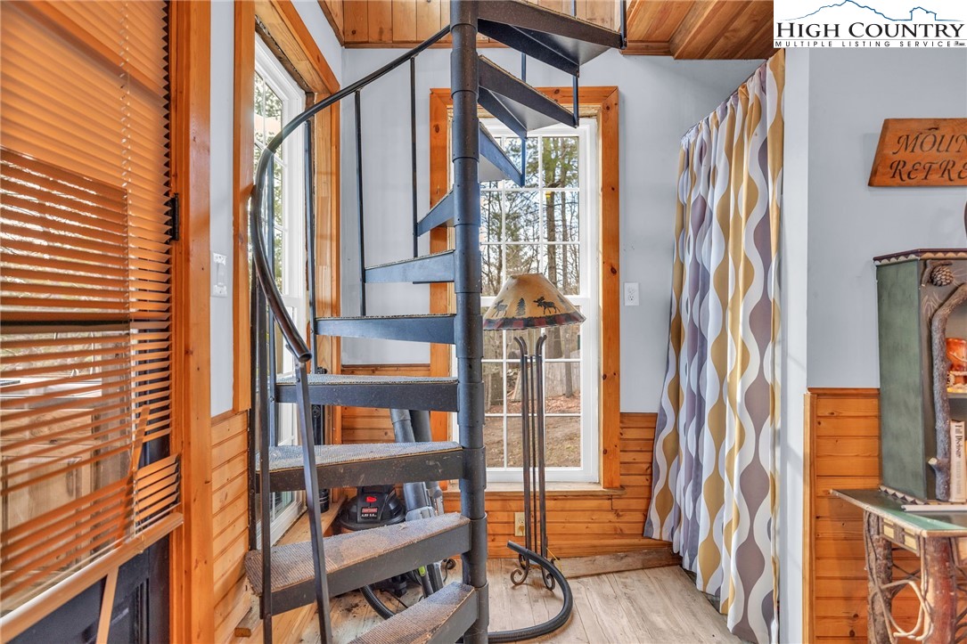 871 Lower Nettle Knob Road