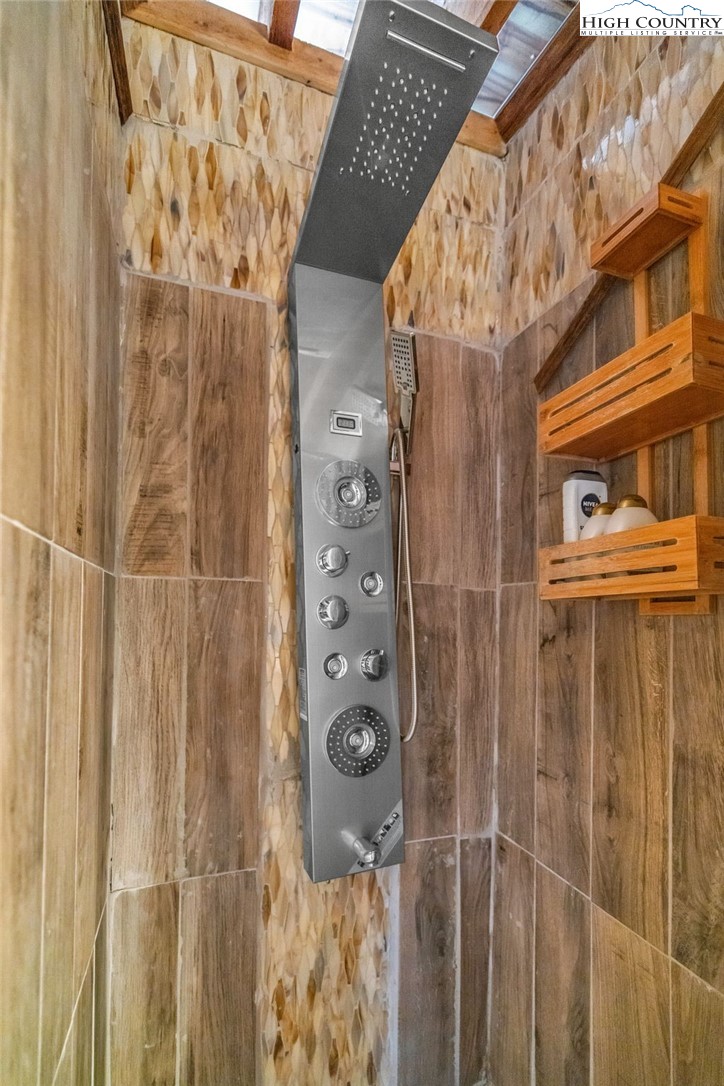 871 Lower Nettle Knob Road