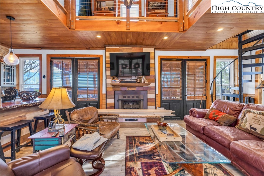 871 Lower Nettle Knob Road