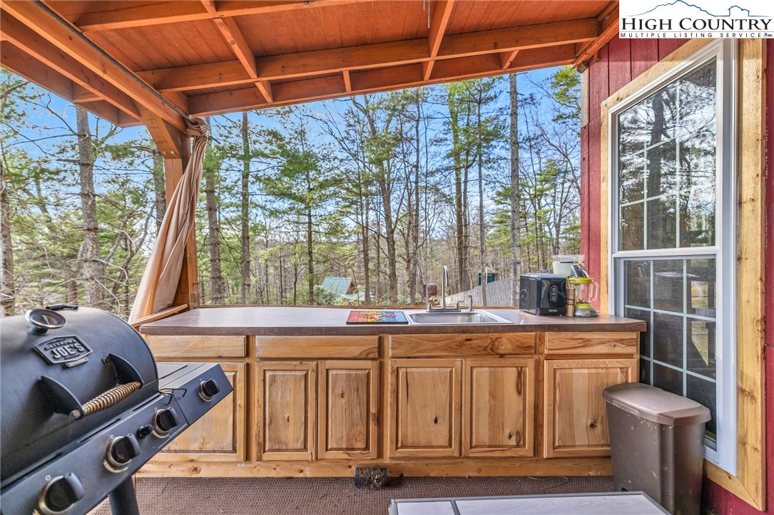 871 Lower Nettle Knob Road