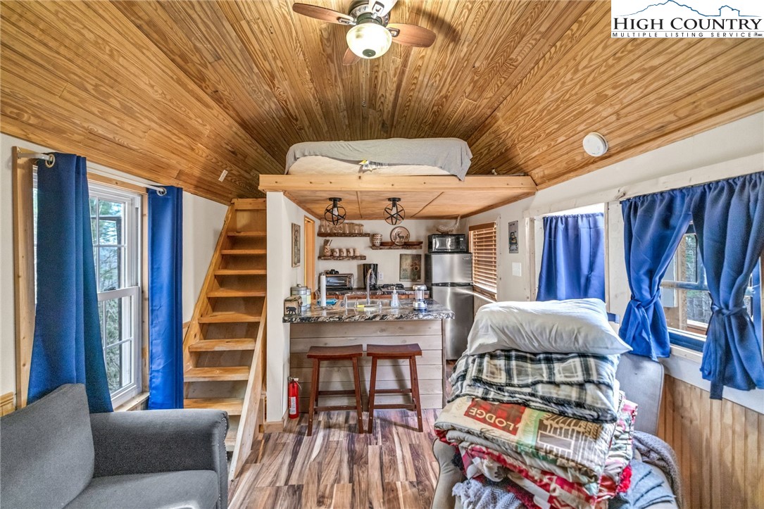 871 Lower Nettle Knob Road