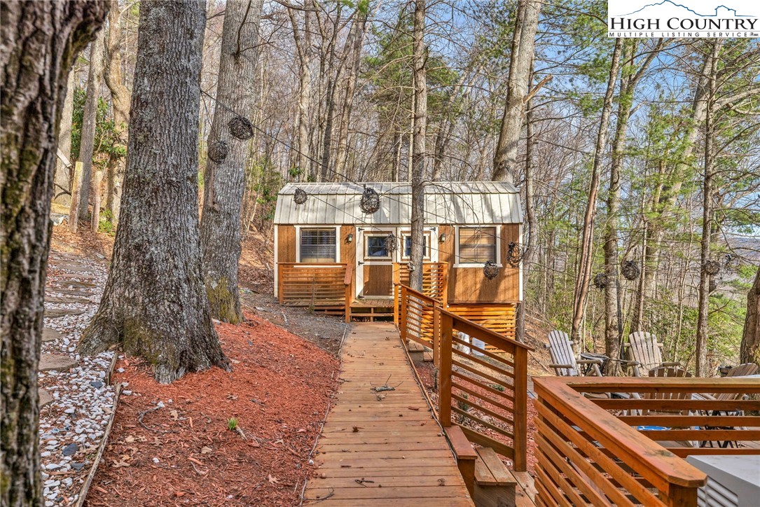 871 Lower Nettle Knob Road