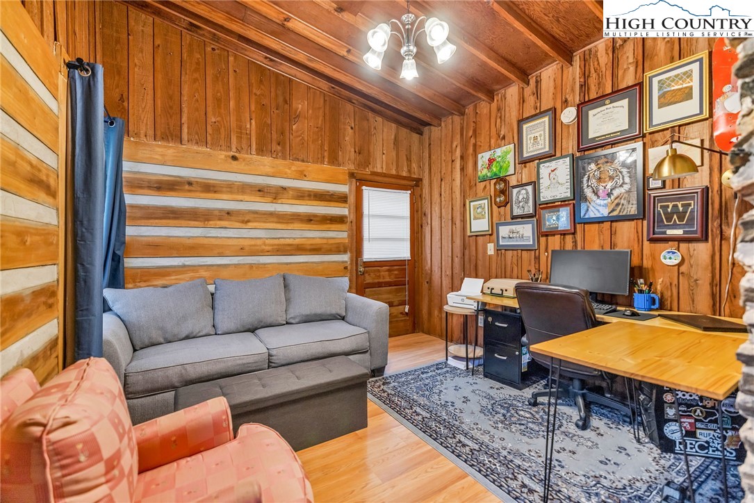 2292 Old Highway 16