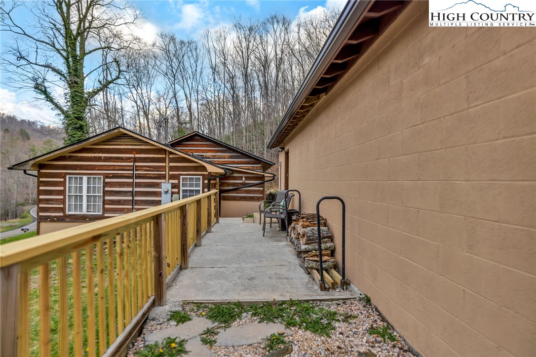 2292 Old Highway 16