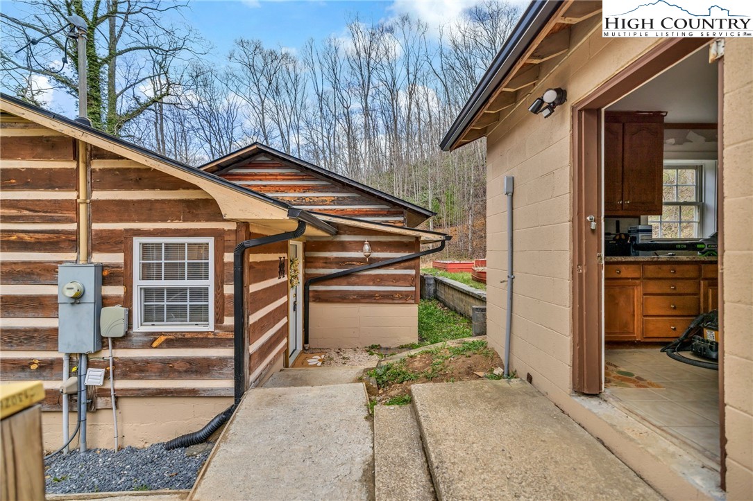 2292 Old Highway 16