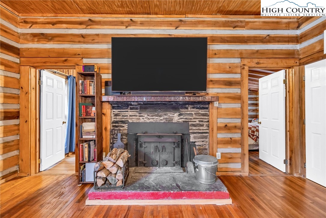 2292 Old Highway 16