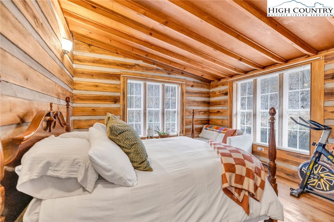 2292 Old Highway 16
