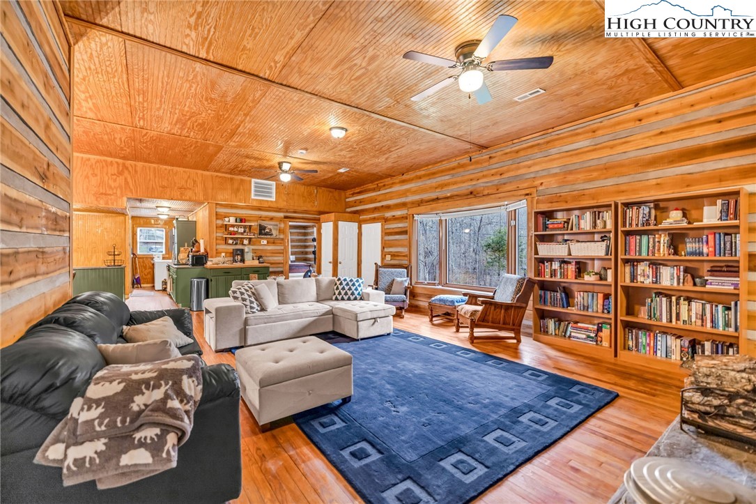 2292 Old Highway 16