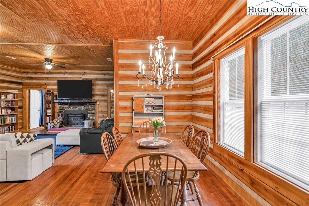 2292 Old Highway 16