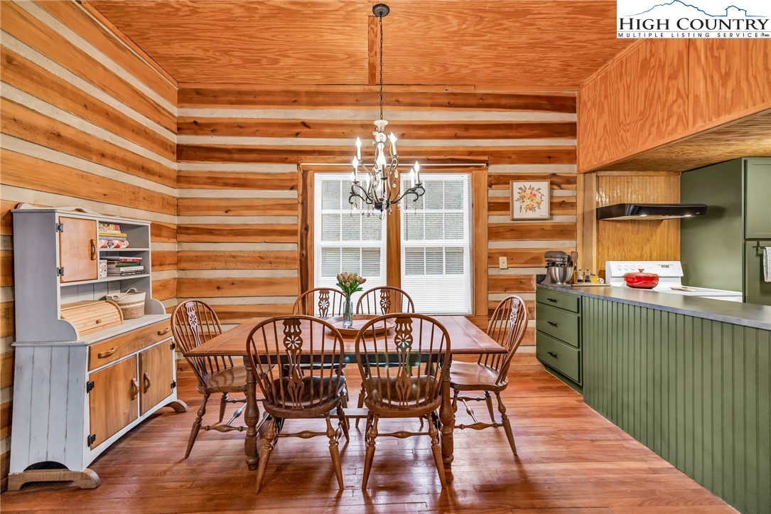 2292 Old Highway 16