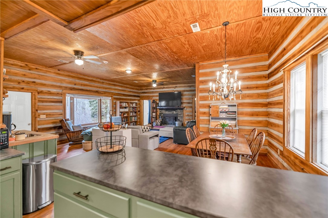 2292 Old Highway 16