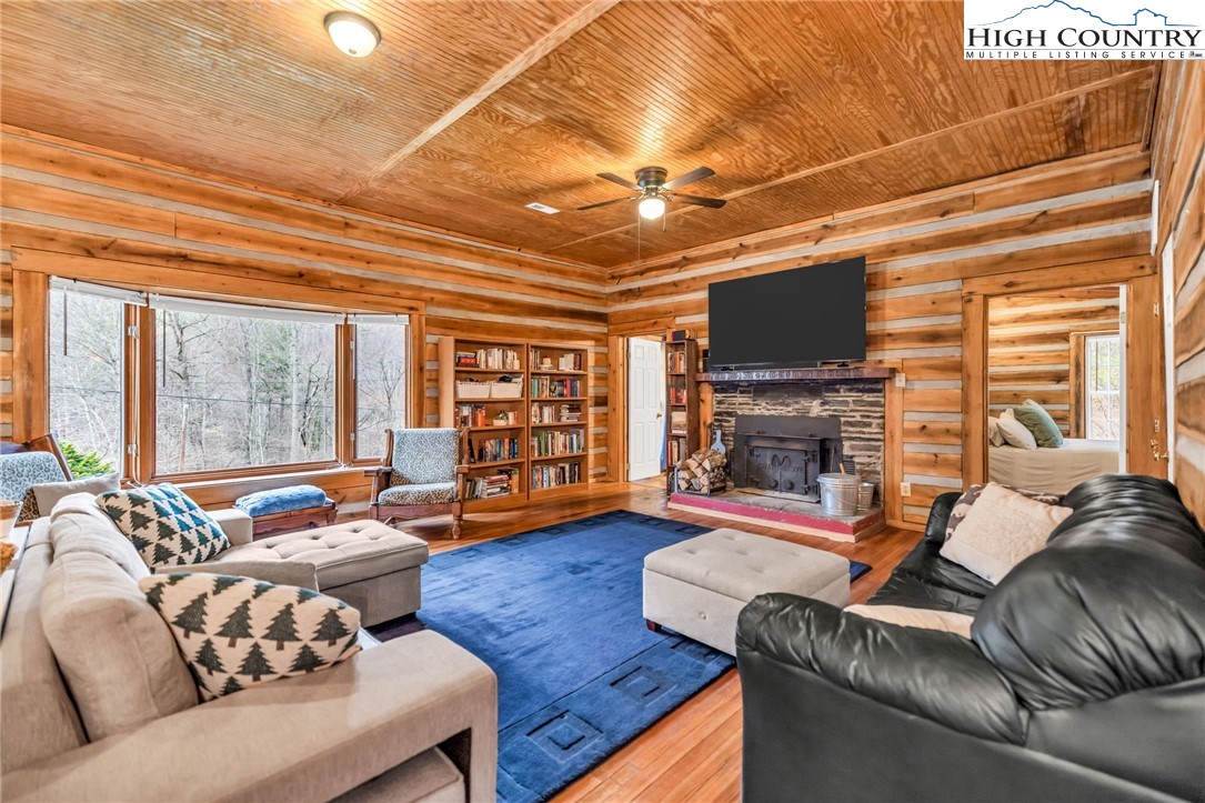 2292 Old Highway 16