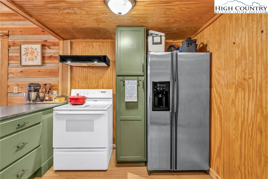 2292 Old Highway 16