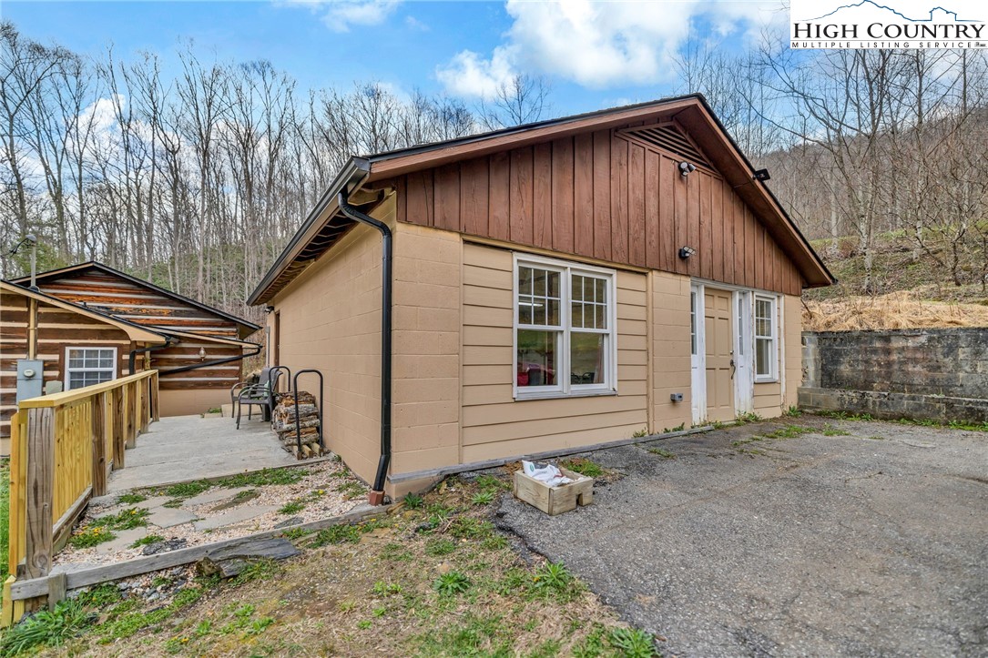 2292 Old Highway 16