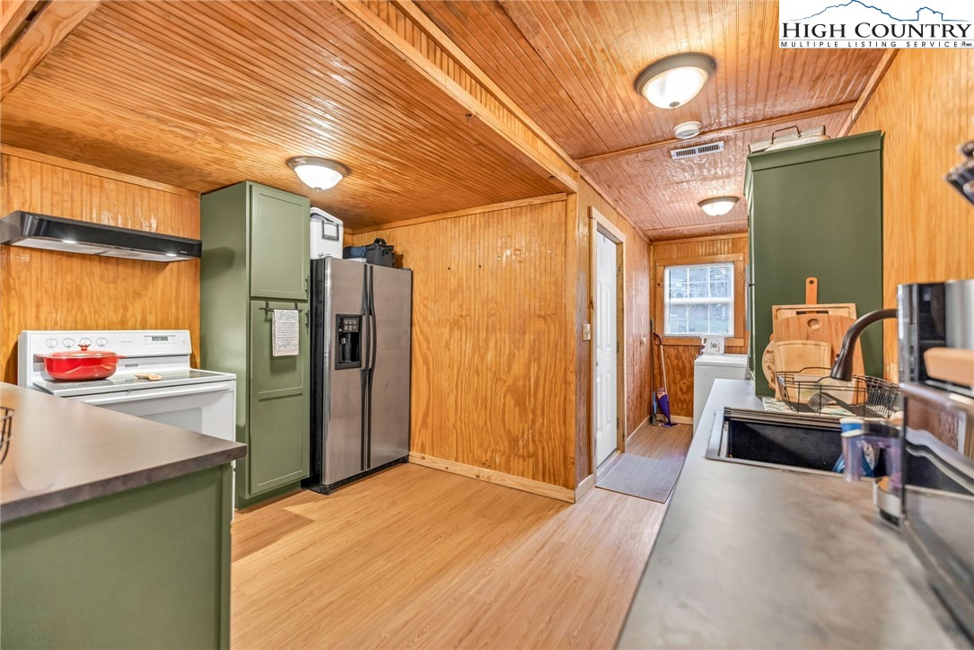 2292 Old Highway 16