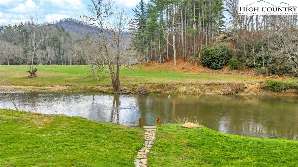 75 Trailwood Drive