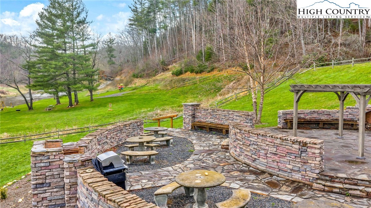 75 Trailwood Drive