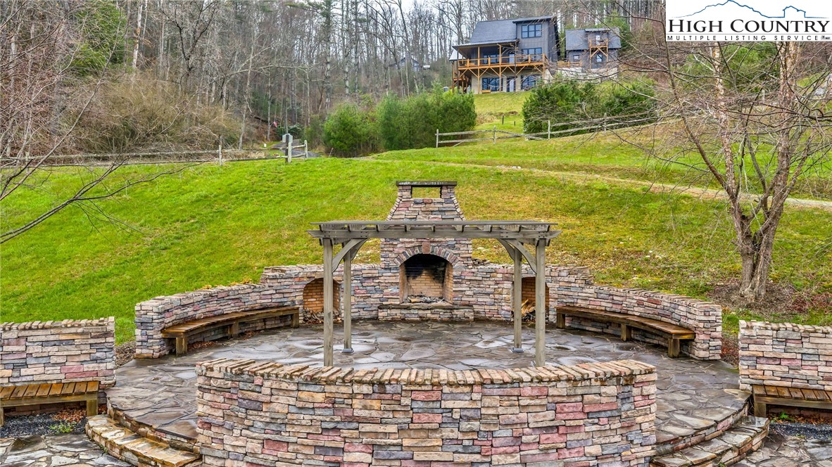 75 Trailwood Drive