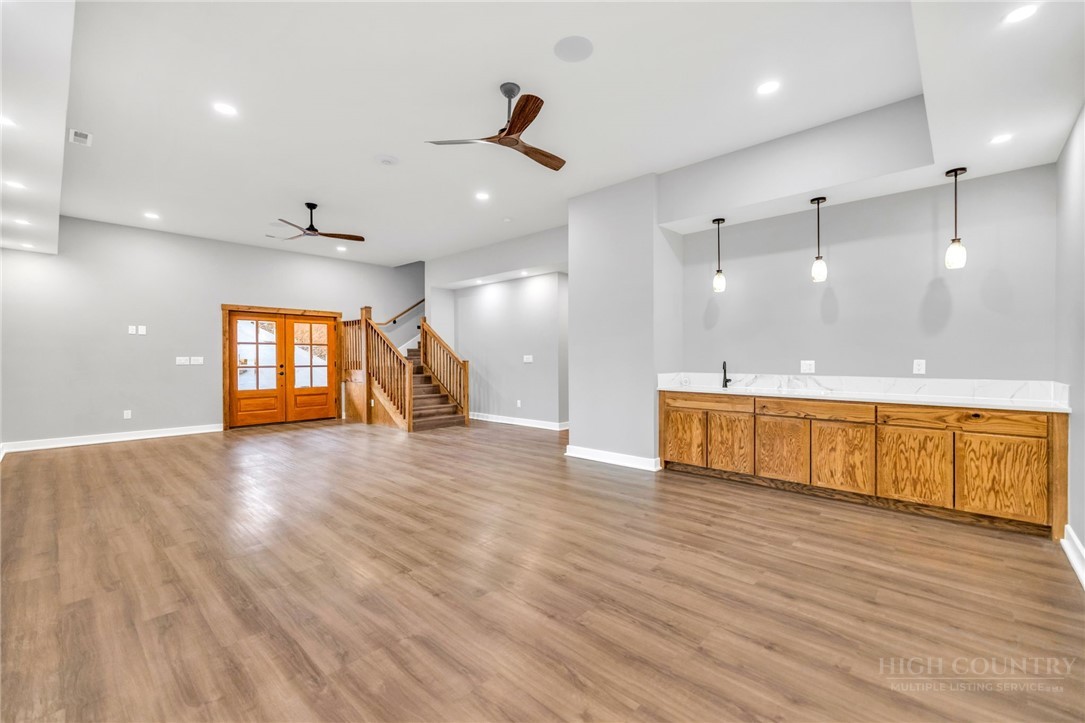 250 Noahs Ridge
