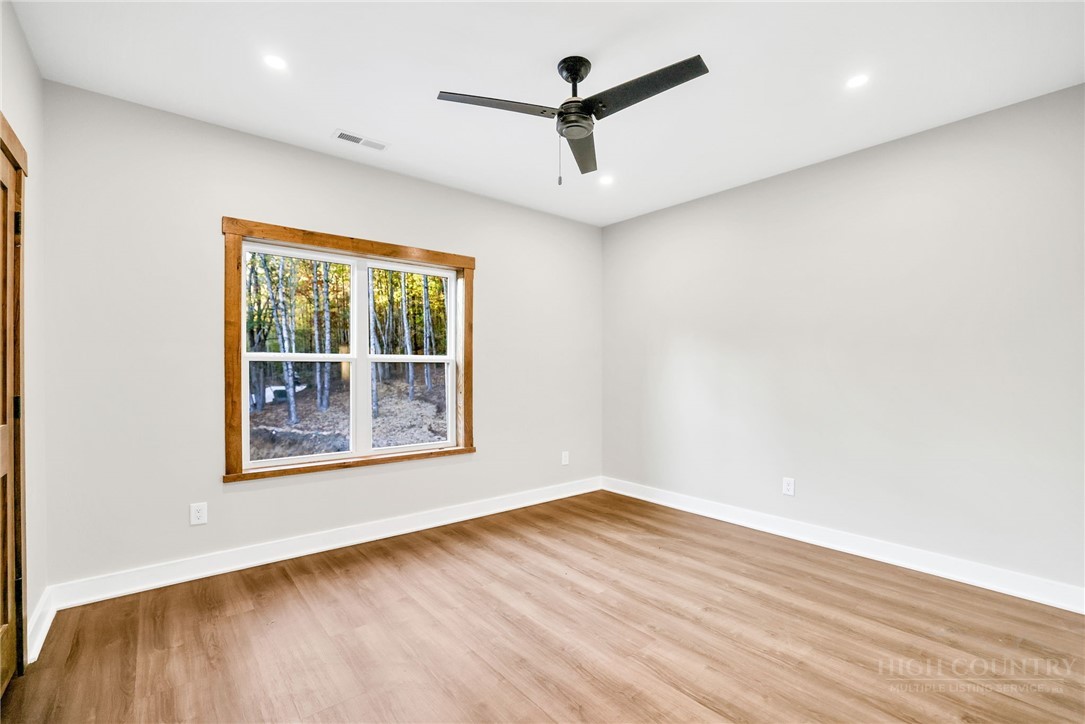 250 Noahs Ridge