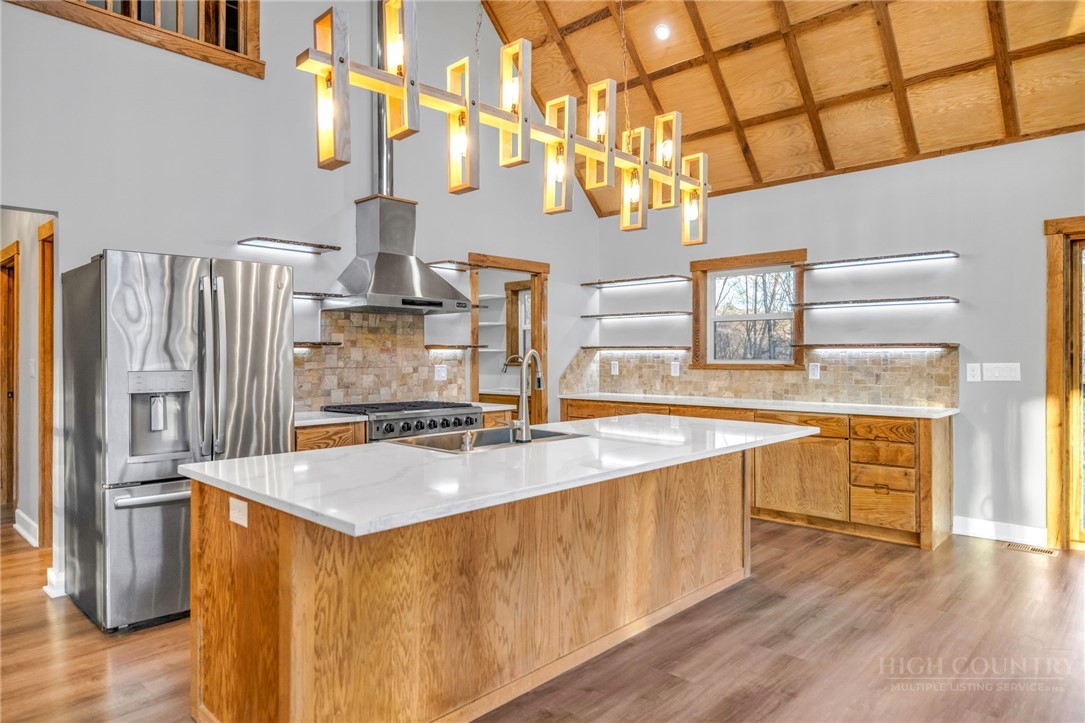 250 Noahs Ridge