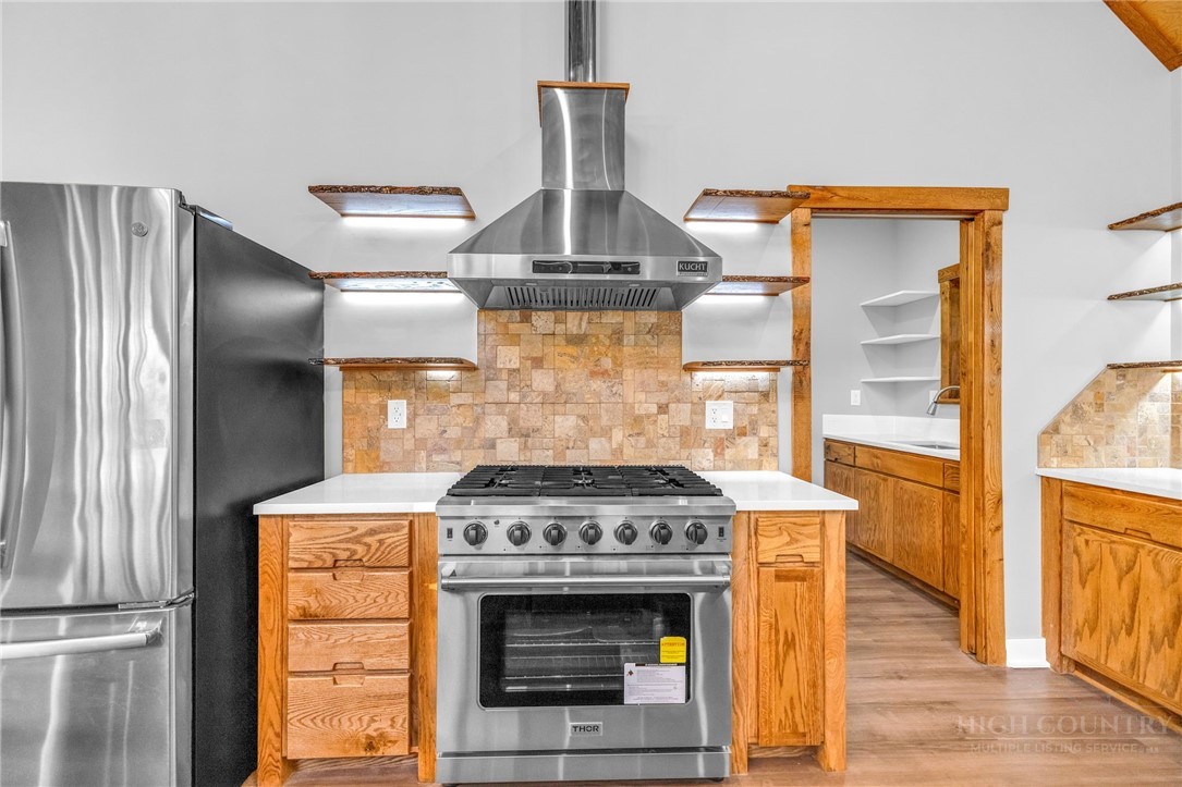 250 Noahs Ridge
