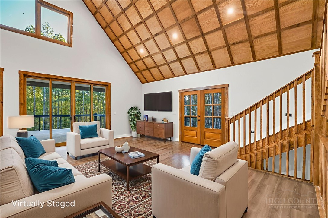 250 Noahs Ridge