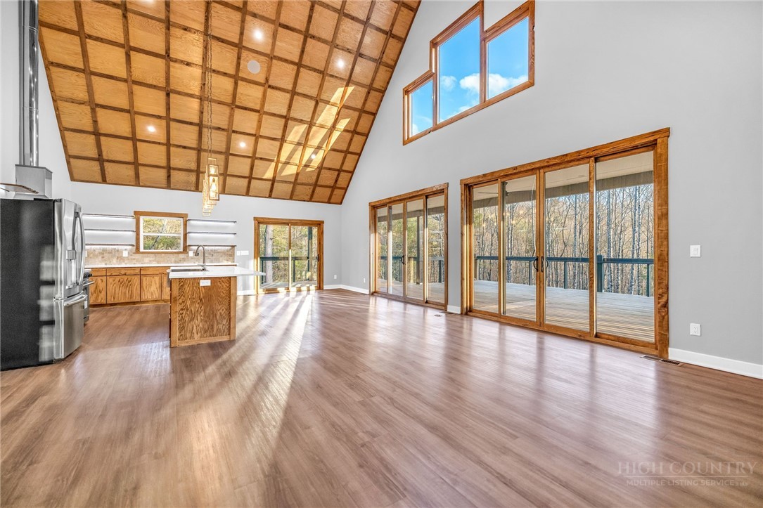 250 Noahs Ridge