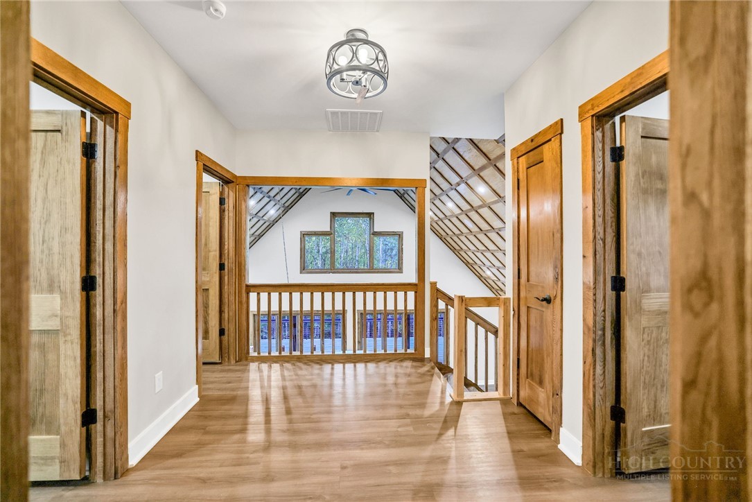 250 Noahs Ridge
