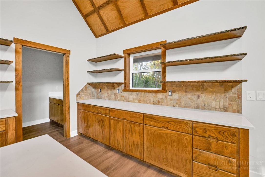 250 Noahs Ridge
