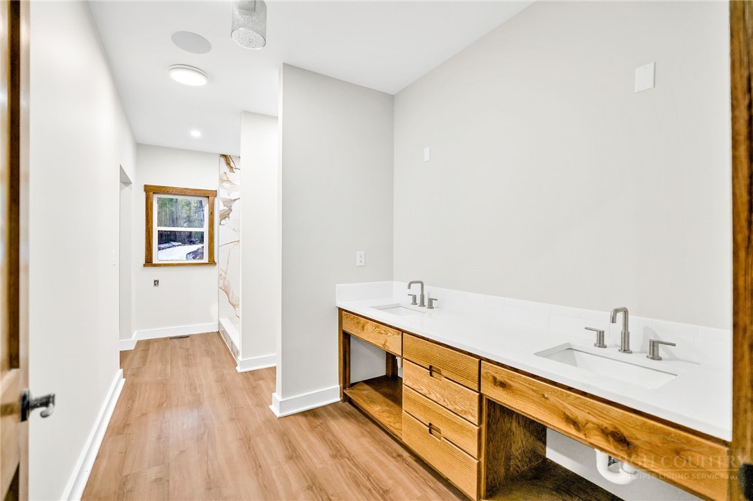 250 Noahs Ridge