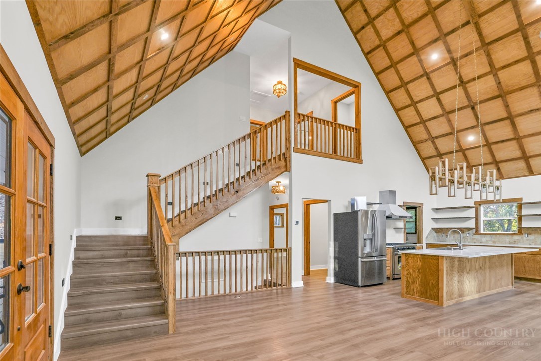 250 Noahs Ridge