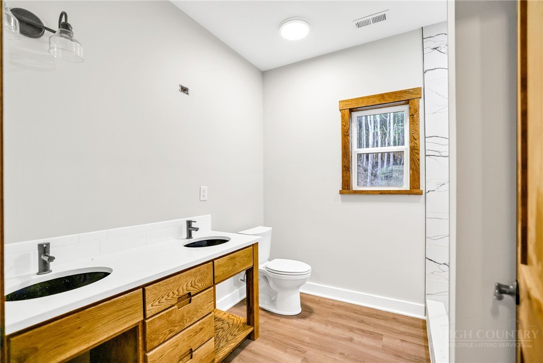 250 Noahs Ridge