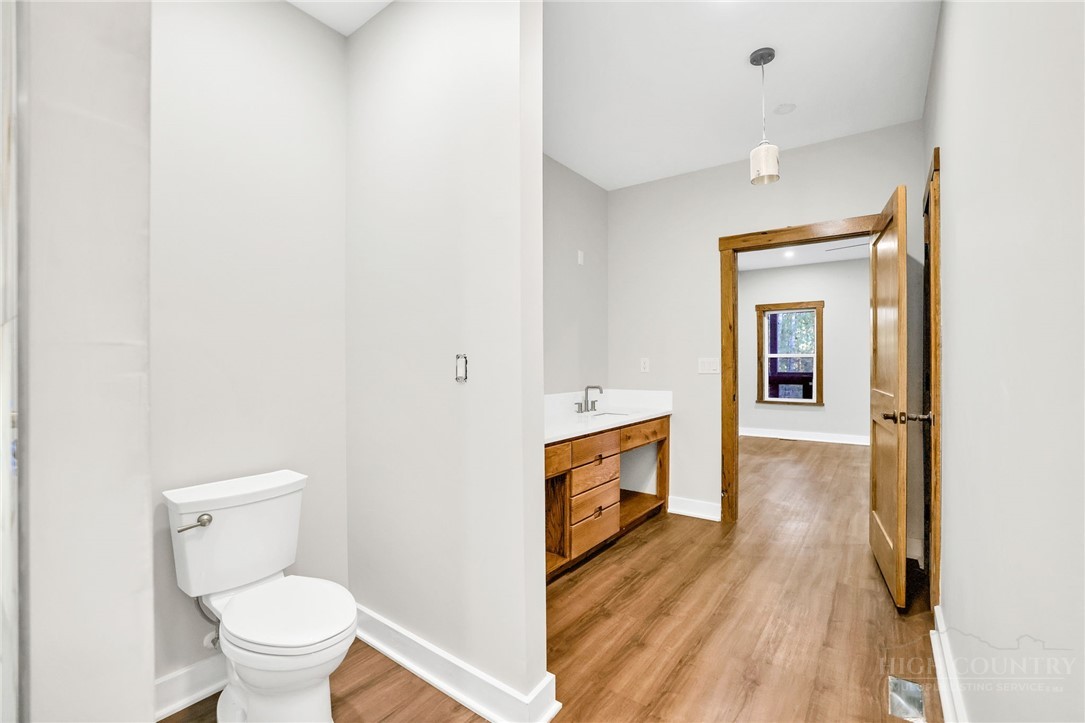 250 Noahs Ridge