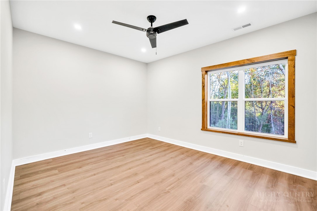 250 Noahs Ridge