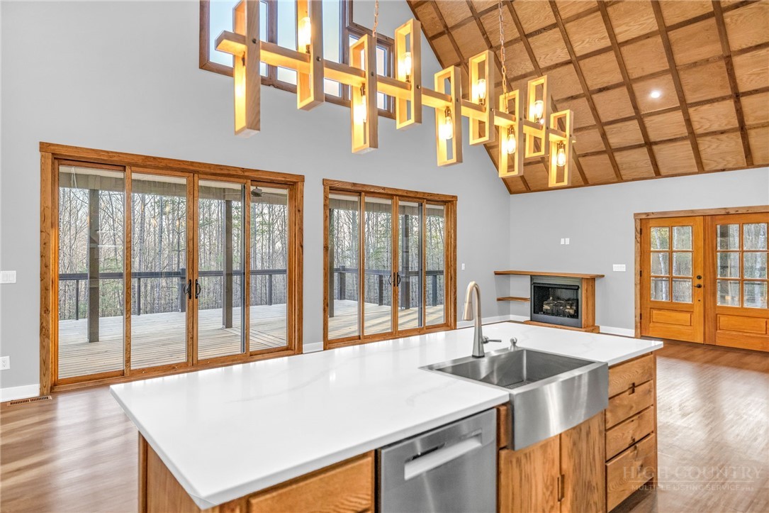 250 Noahs Ridge
