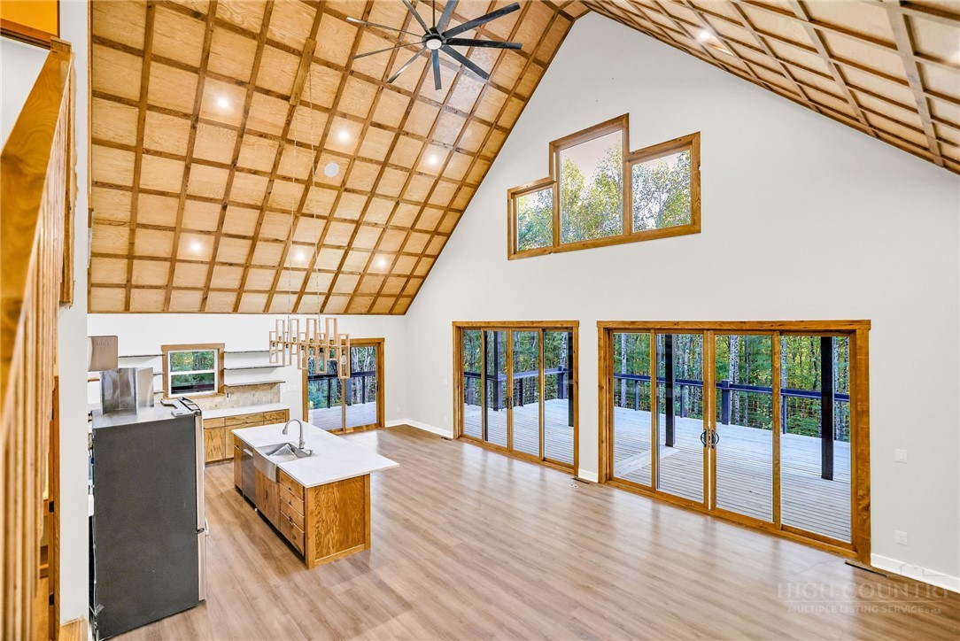250 Noahs Ridge
