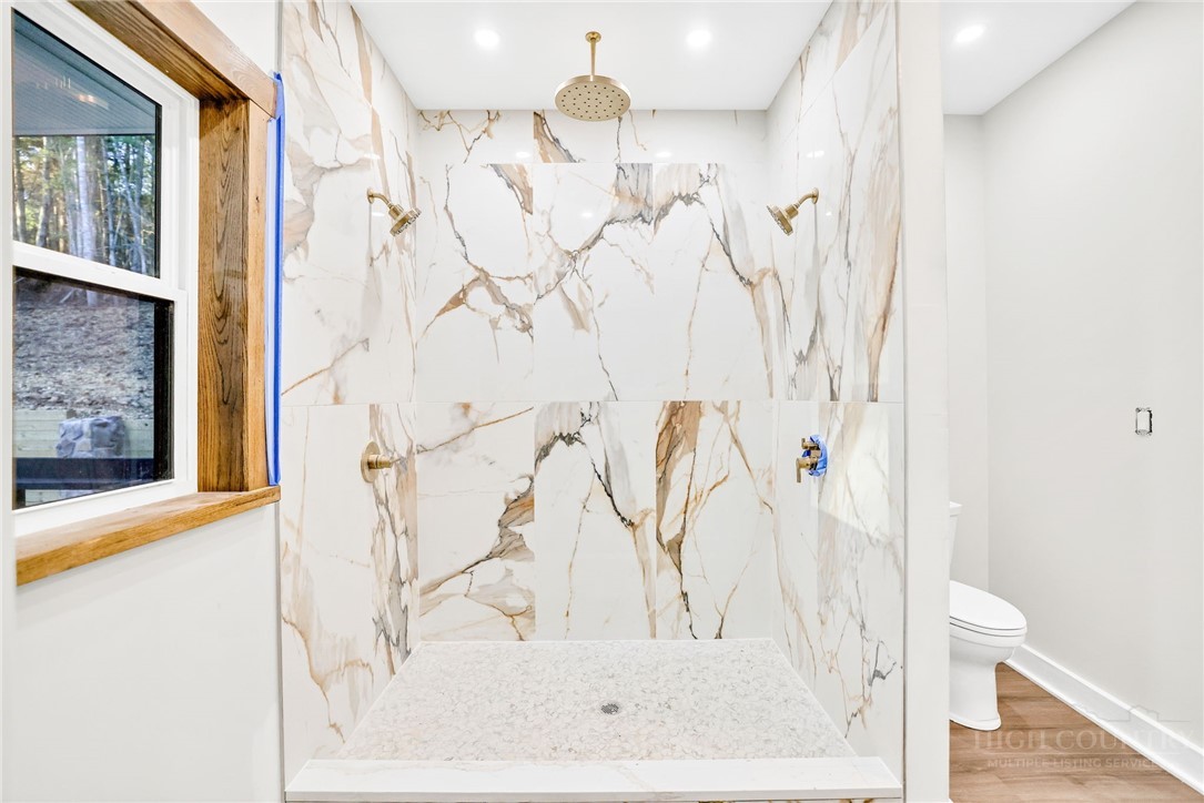 250 Noahs Ridge