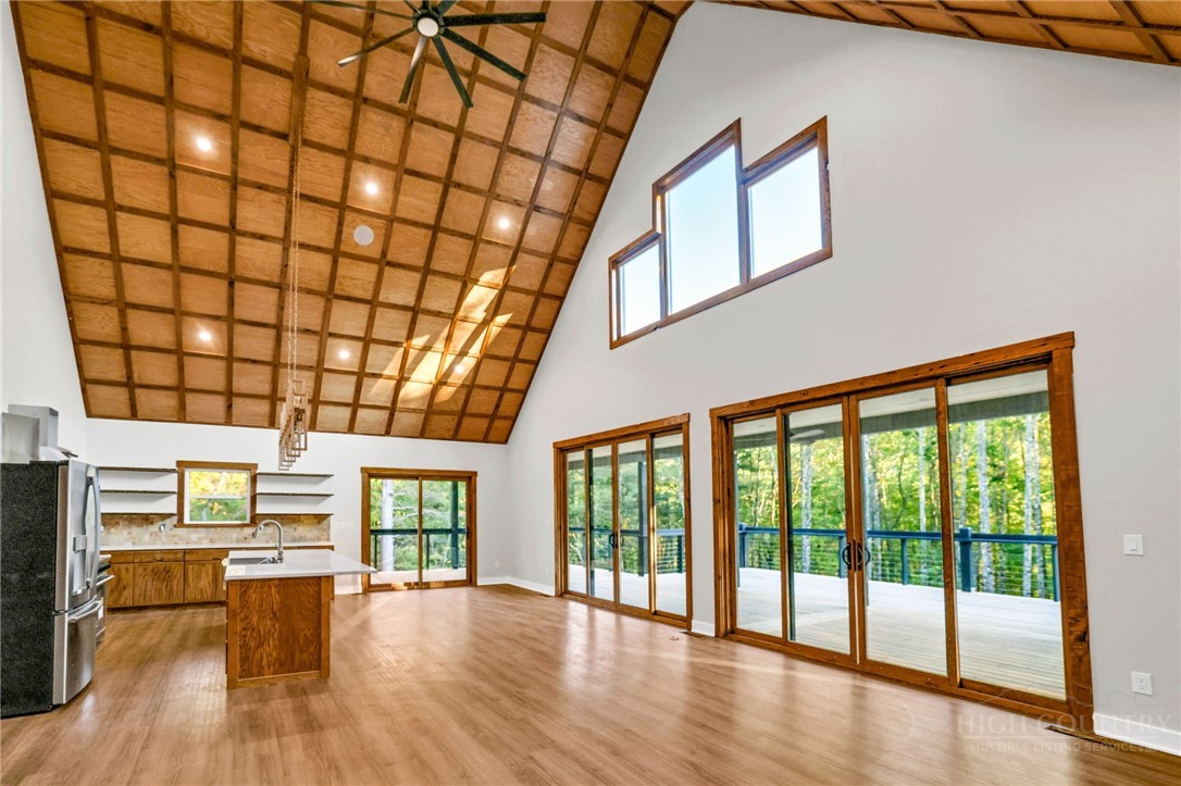250 Noahs Ridge