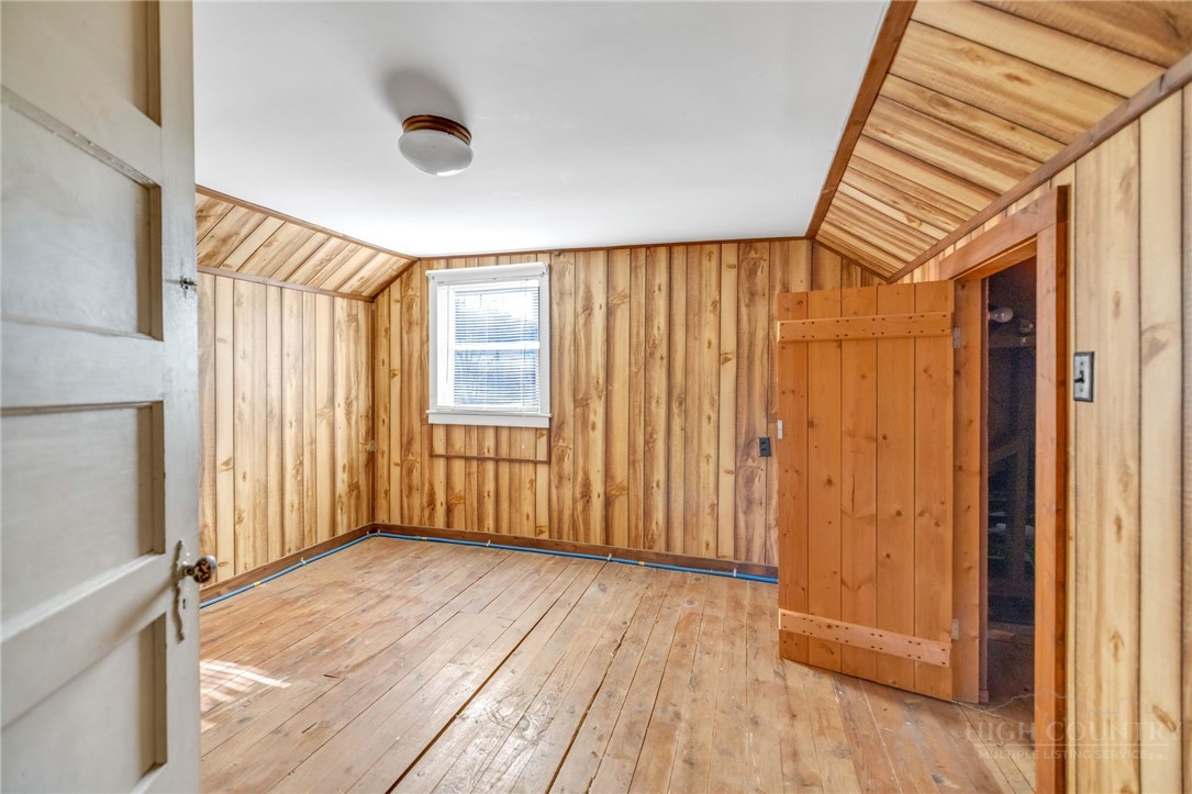 3630 US Highway 221 N