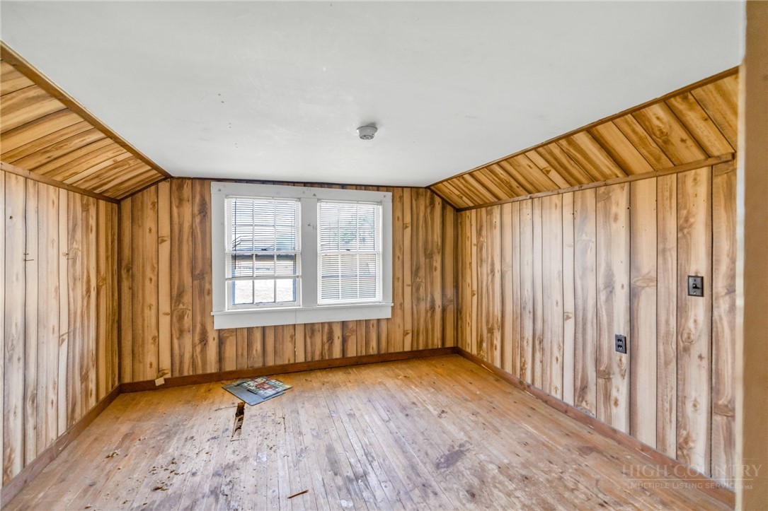 3630 US Highway 221 N