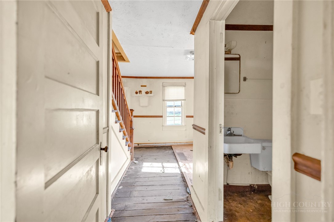 3630 US Highway 221 N