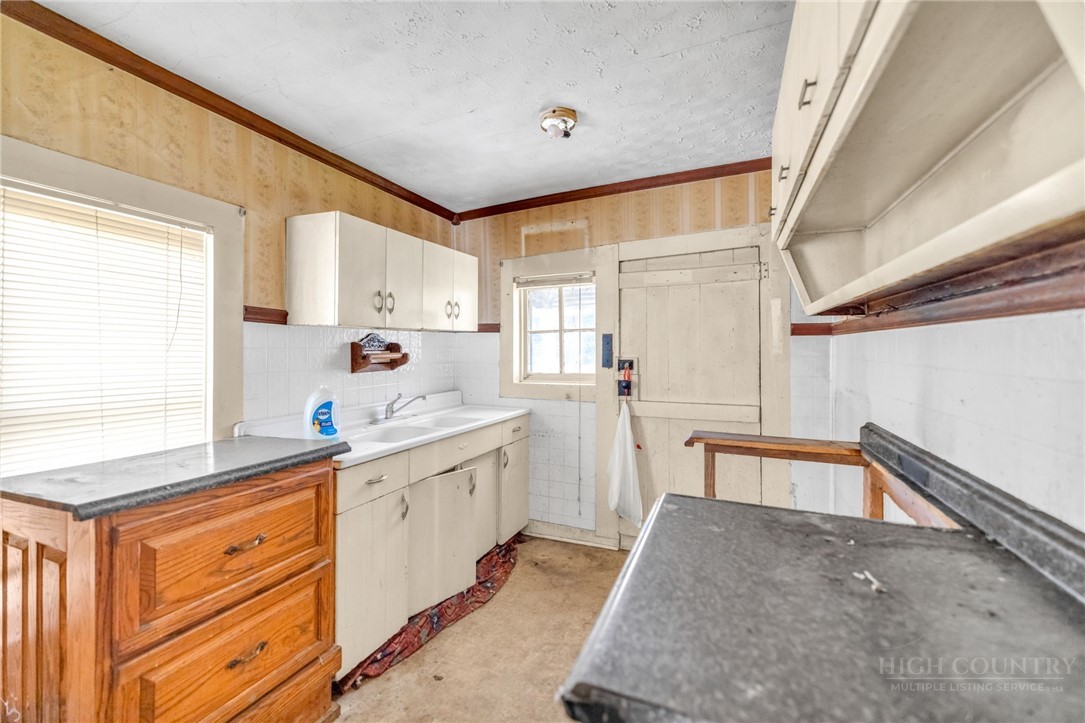 3630 US Highway 221 N