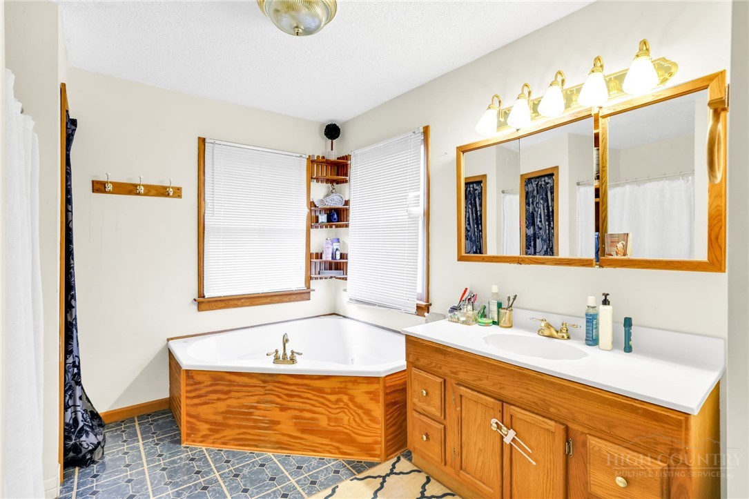 896 Jefferson Highway