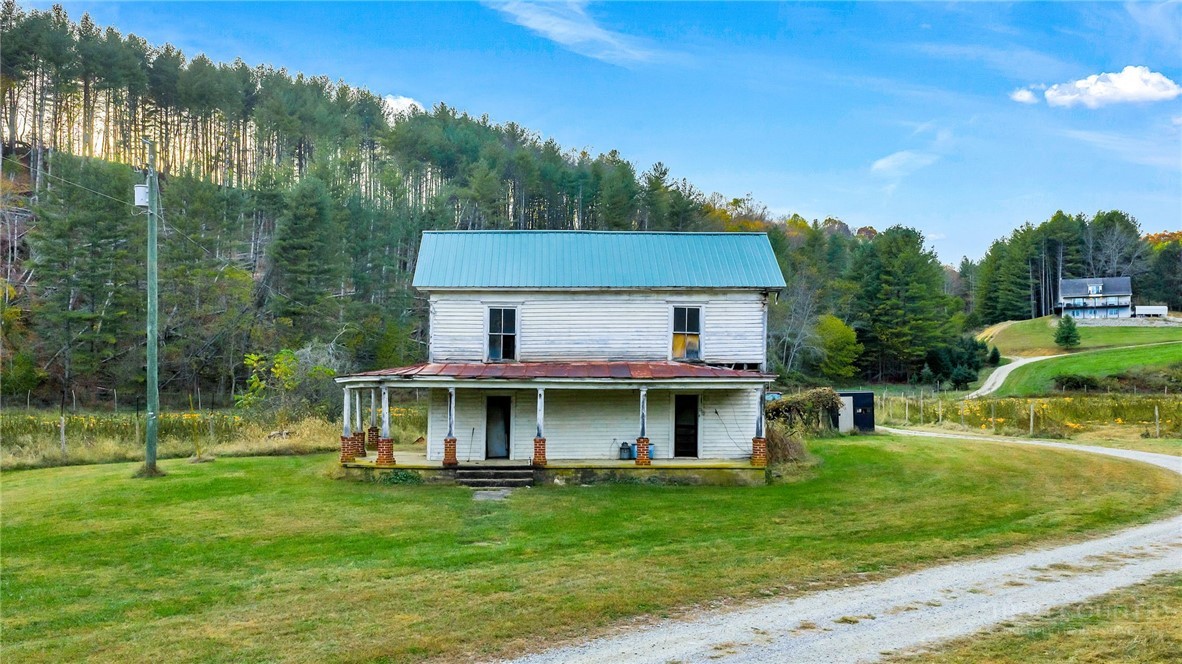 896 Jefferson Highway