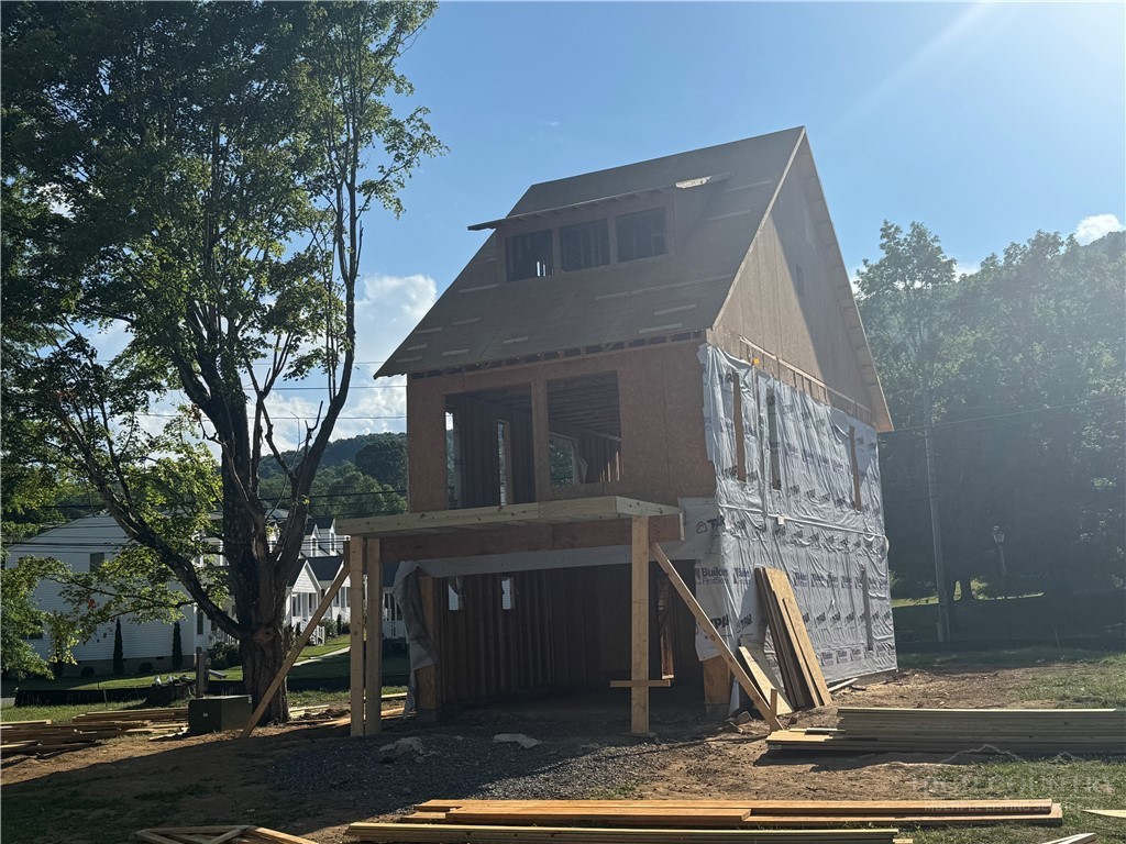 23 N. Jefferson Avenue